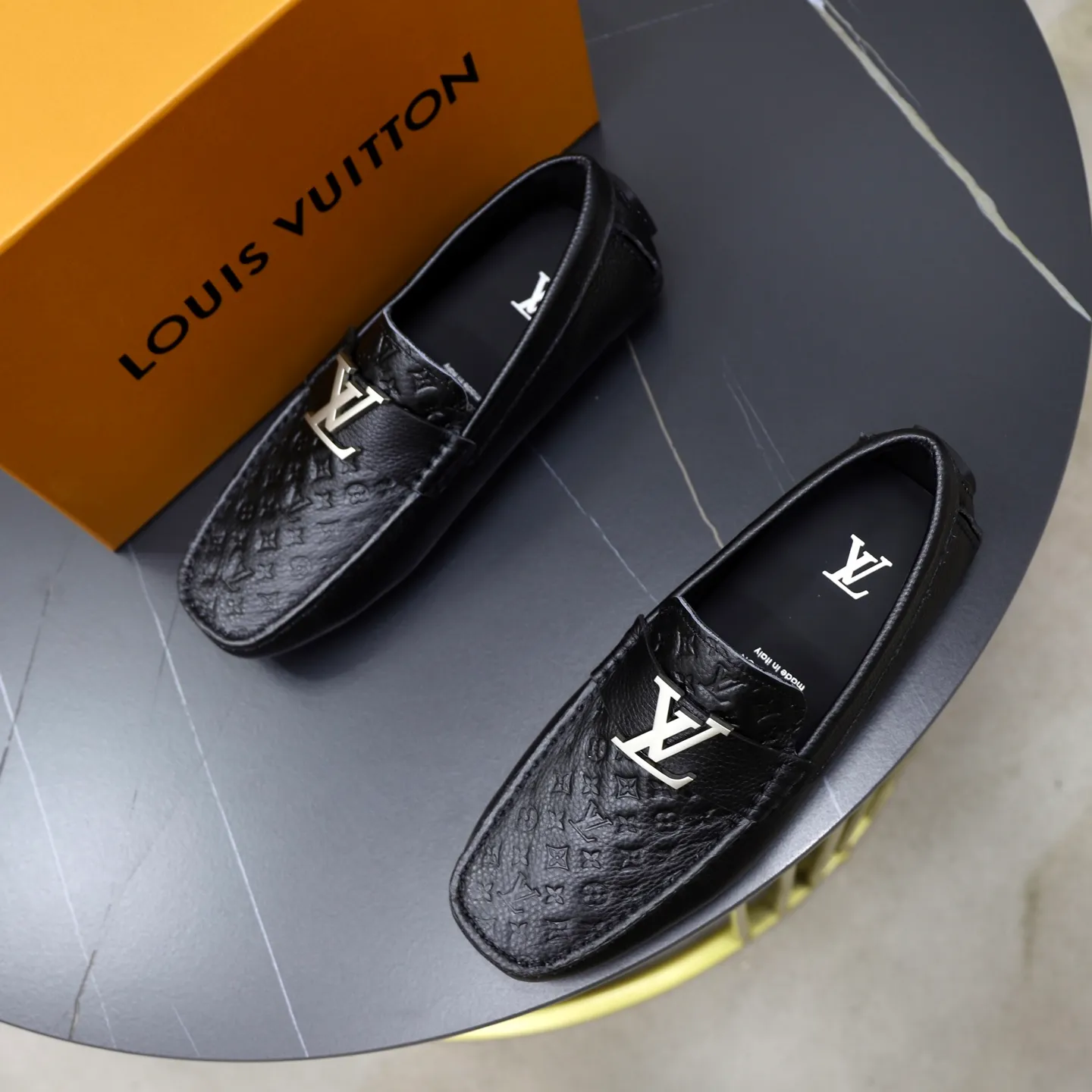 Ex-factory price: 480💰【LV】Louis Vuitton ⚠️High-end men’s driving and pedal series ⚠️38-44 (customized for 45) ⚠️All original cowhide leather! Thick and soft! Made entirely of calfskin lining! Rubber sheet anti-slip beanie sole! Three-dimensional package technology! Fashionable and classic! Handicrafts! Original high quality! Feel free to compare!